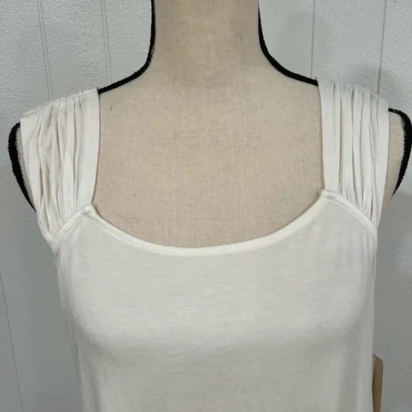 14th & Union Nordstrom white tank top with shoulder details size L - Picture 5 of 10